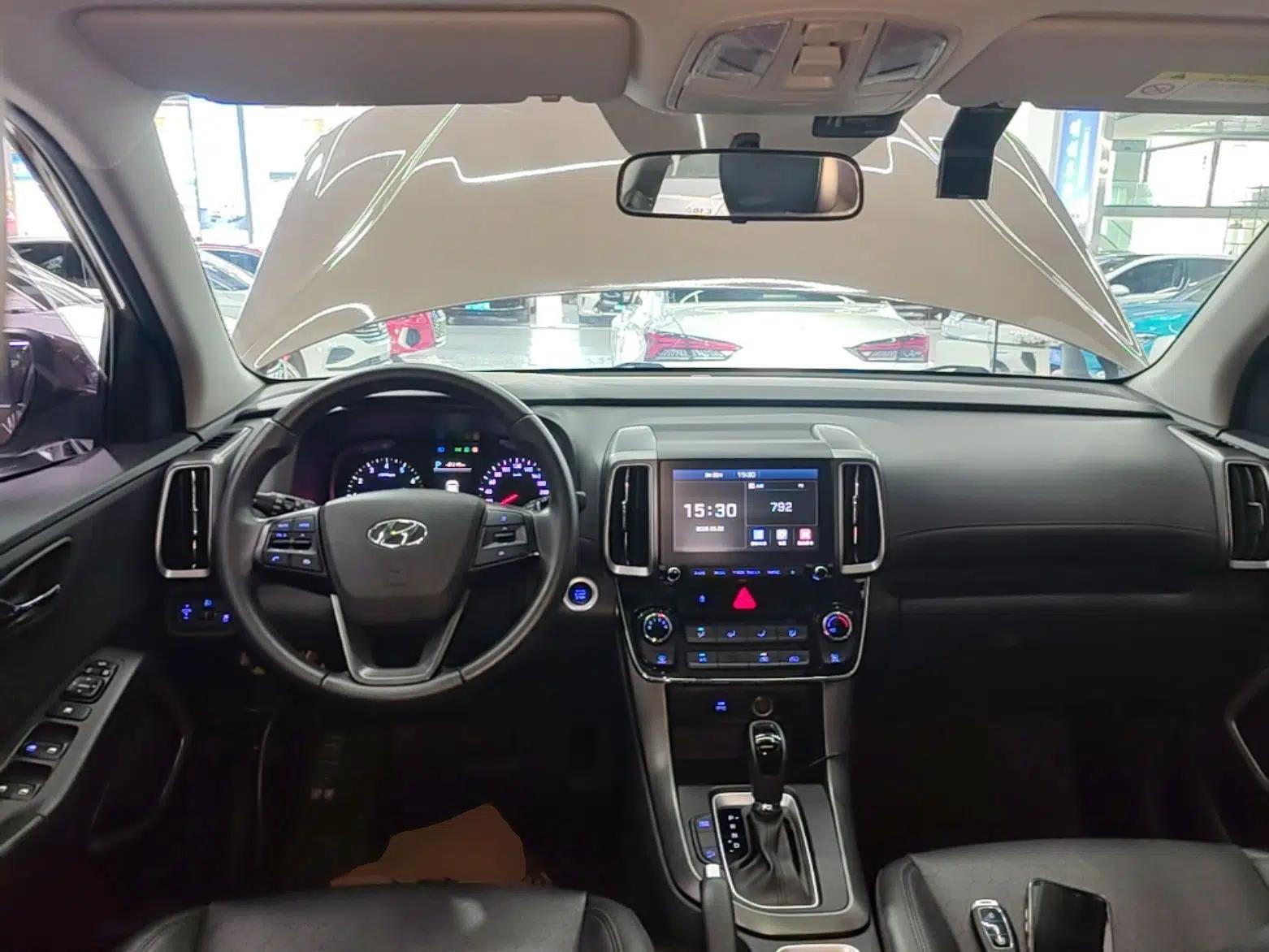 Used Hyundai ix35 2018 2.0L Automatic 2WD Zhiyong·Changxiang Edition — миниатюра 12