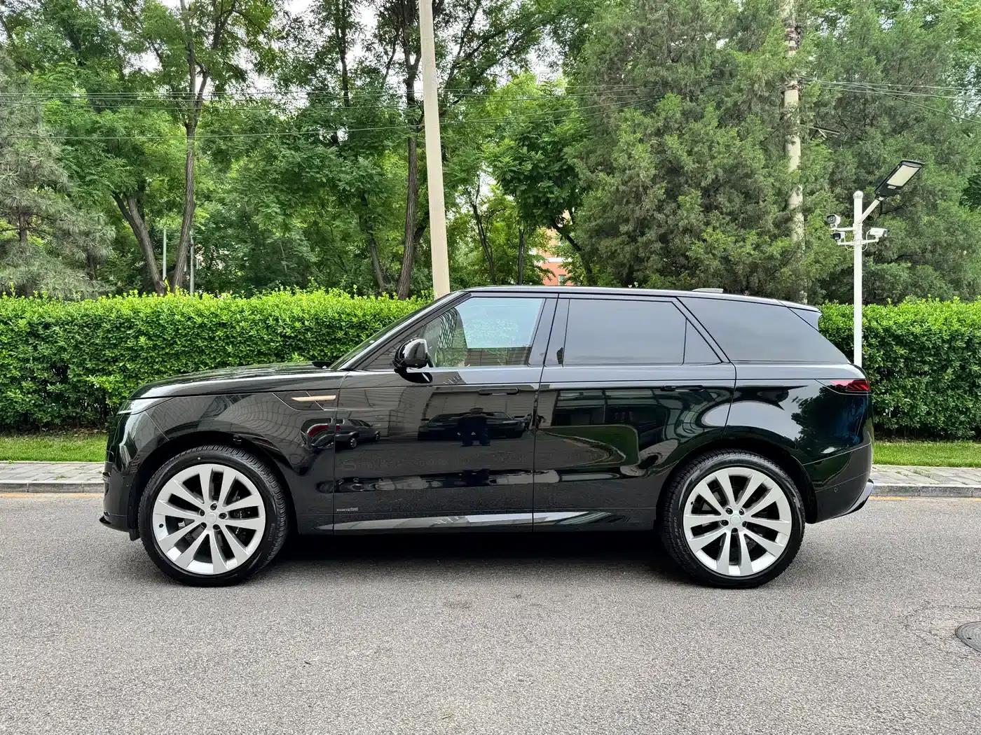 Range Rover Sport 2024 400PS Classic Edition — миниатюра 3