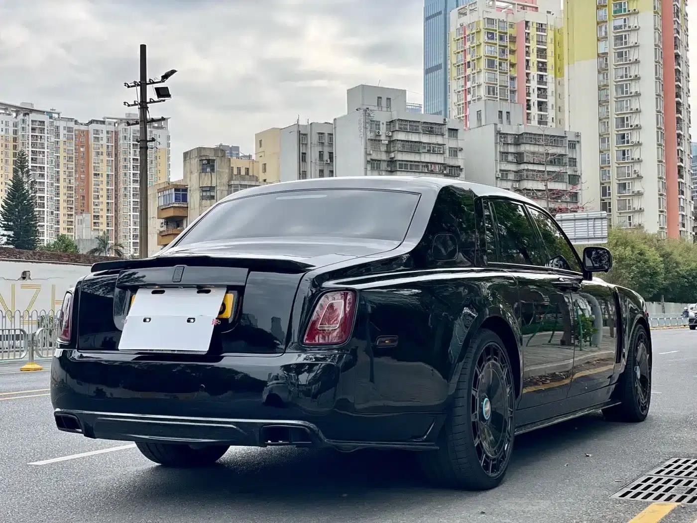 2006 Phantom 6.7L Extended Wheelbase (EWB) — миниатюра 4