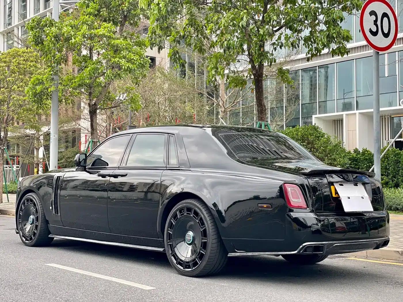 2006 Phantom 6.7L Extended Wheelbase (EWB) — миниатюра 5