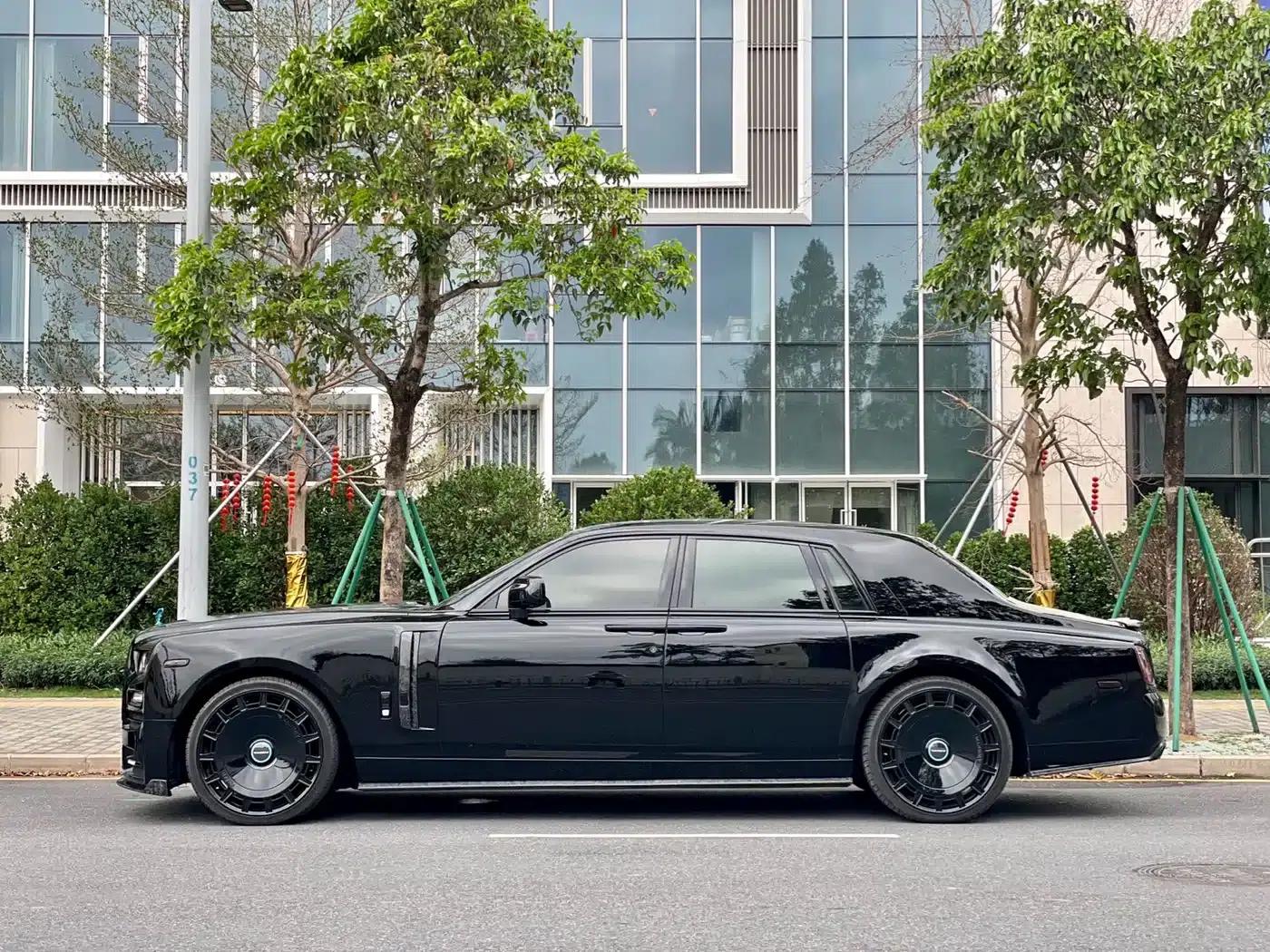 2006 Phantom 6.7L Extended Wheelbase (EWB) — миниатюра 6