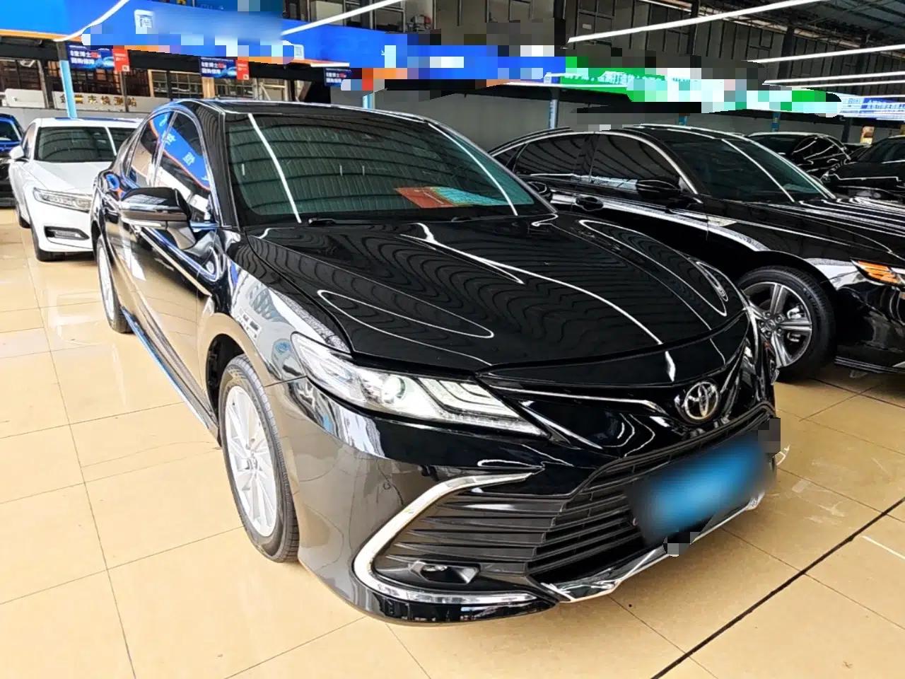 Used Toyota Camry 2023 2.0G Luxury Edition — миниатюра 3