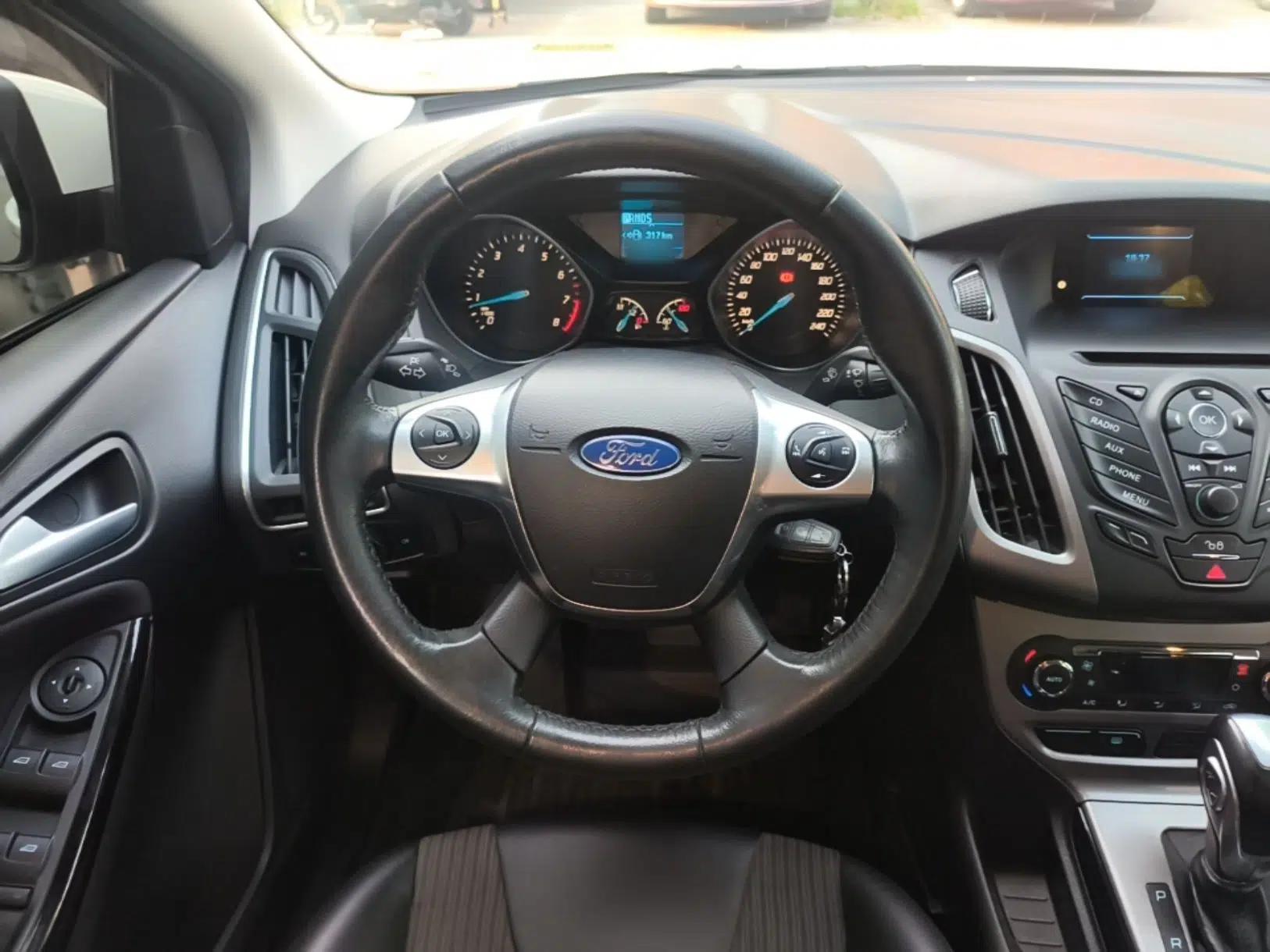 Used Ford Focus 2012 Sedan 1.6L Automatic Fashion Edition — миниатюра 13