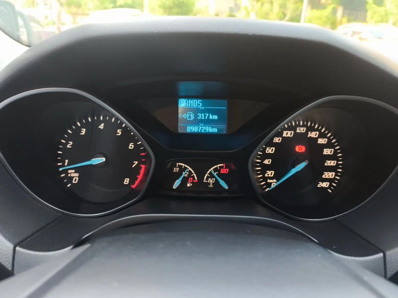 Used Ford Focus 2012 Sedan 1.6L Automatic Fashion Edition — миниатюра 14