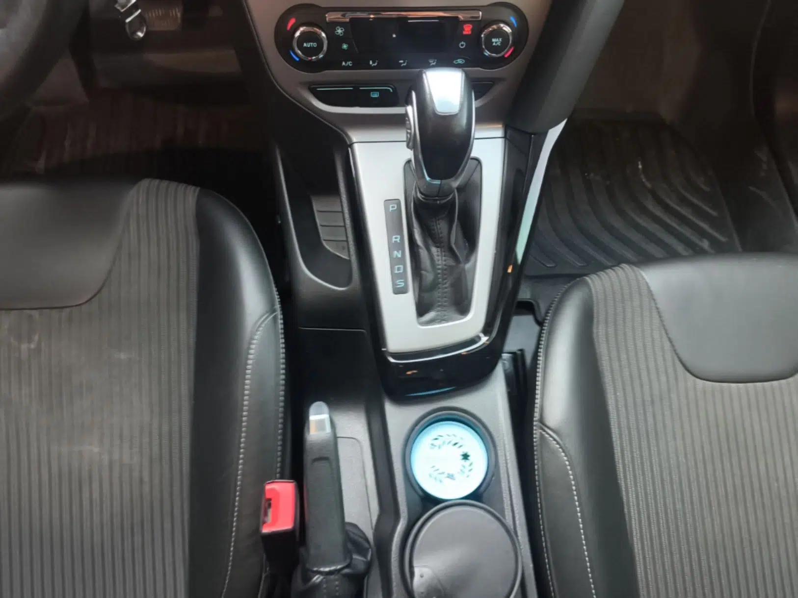 Used Ford Focus 2012 Sedan 1.6L Automatic Fashion Edition — миниатюра 16