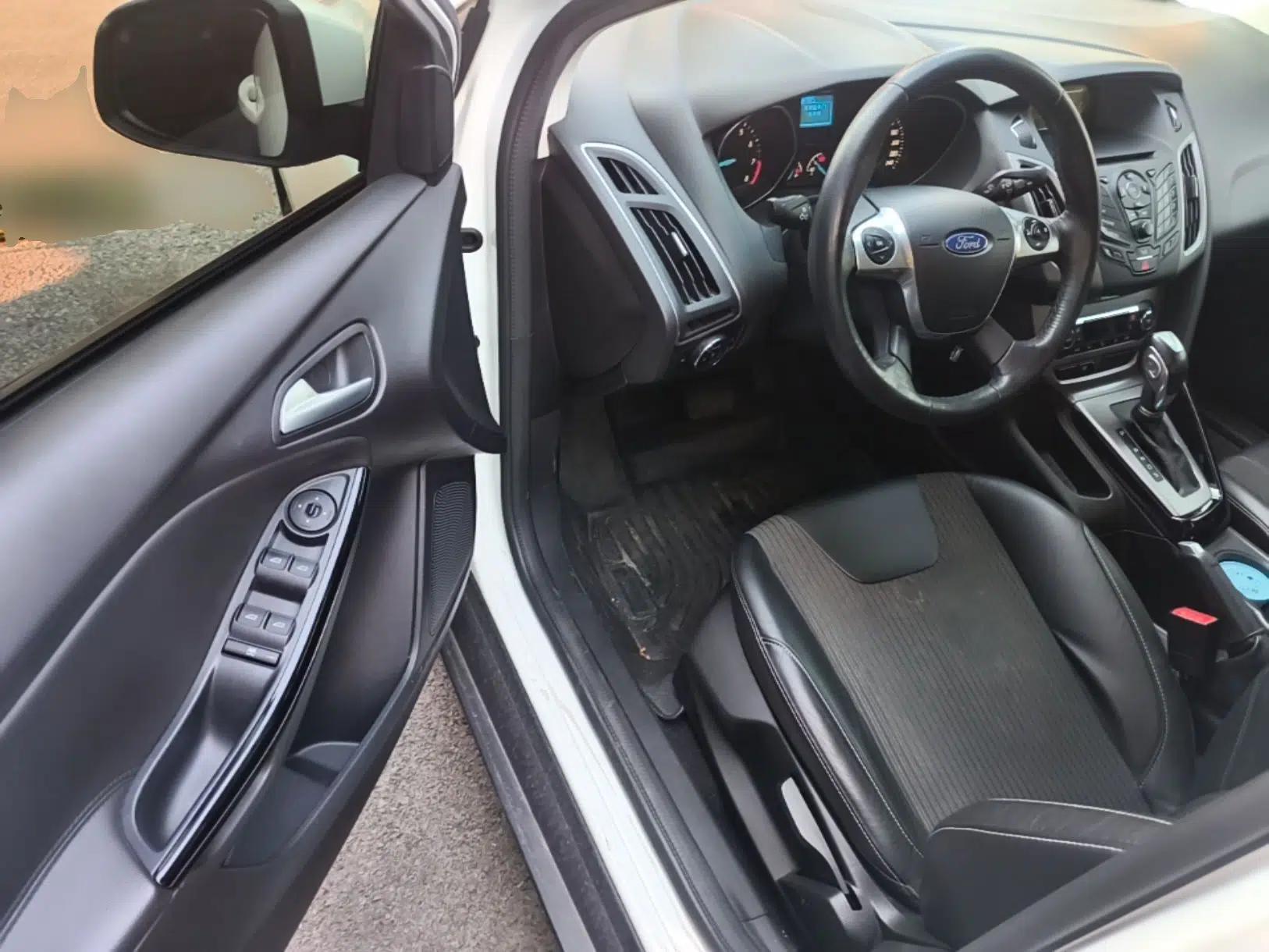 Used Ford Focus 2012 Sedan 1.6L Automatic Fashion Edition — миниатюра 18