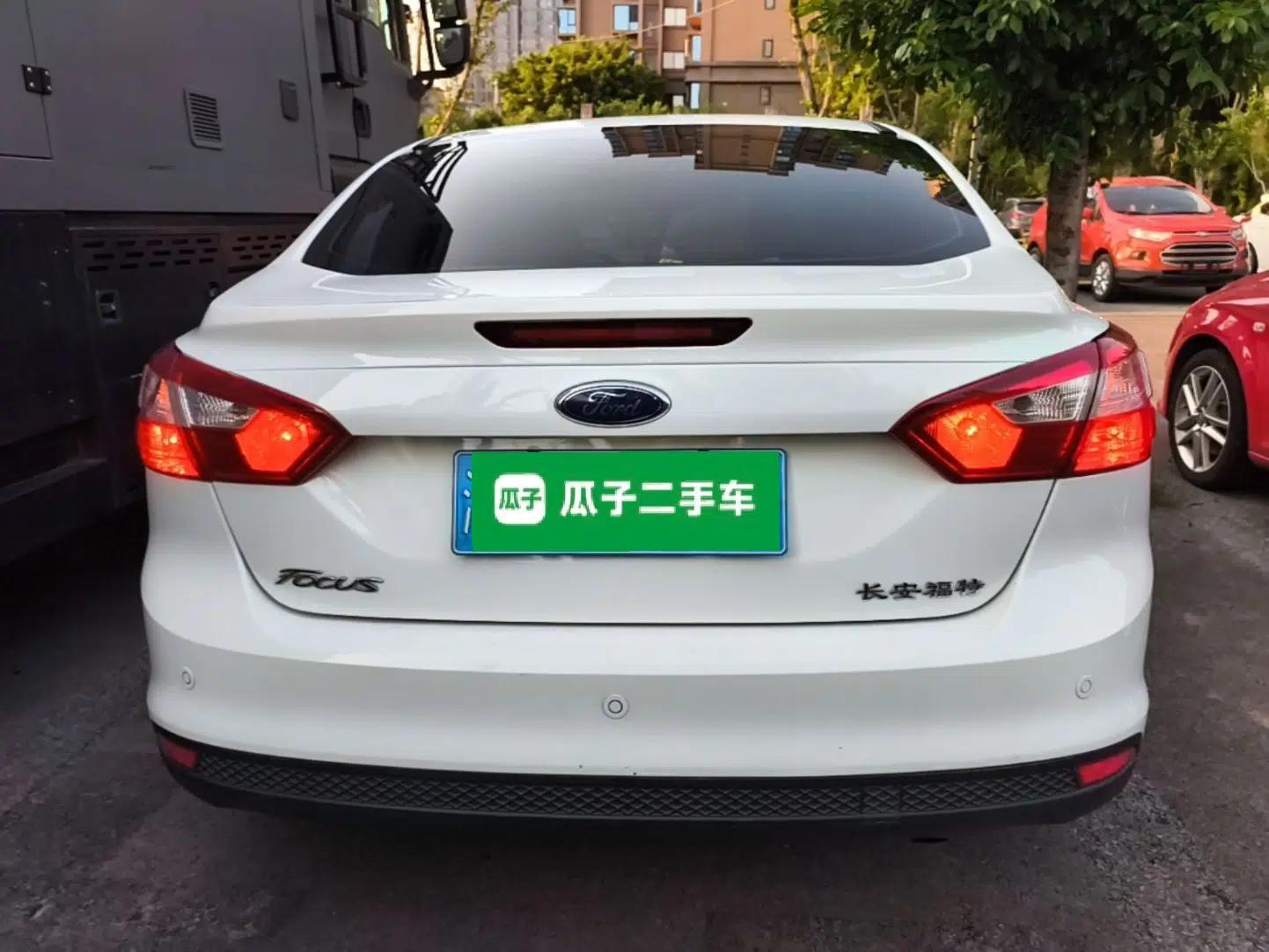 Used Ford Focus 2012 Sedan 1.6L Automatic Fashion Edition — миниатюра 5