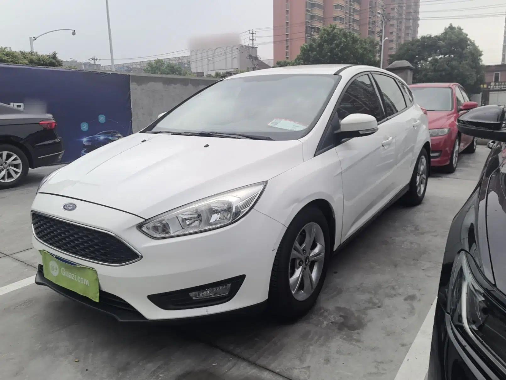 Used Ford Focus 2015 Hatchback 1.6L Automatic Comfort Model — миниатюра 1