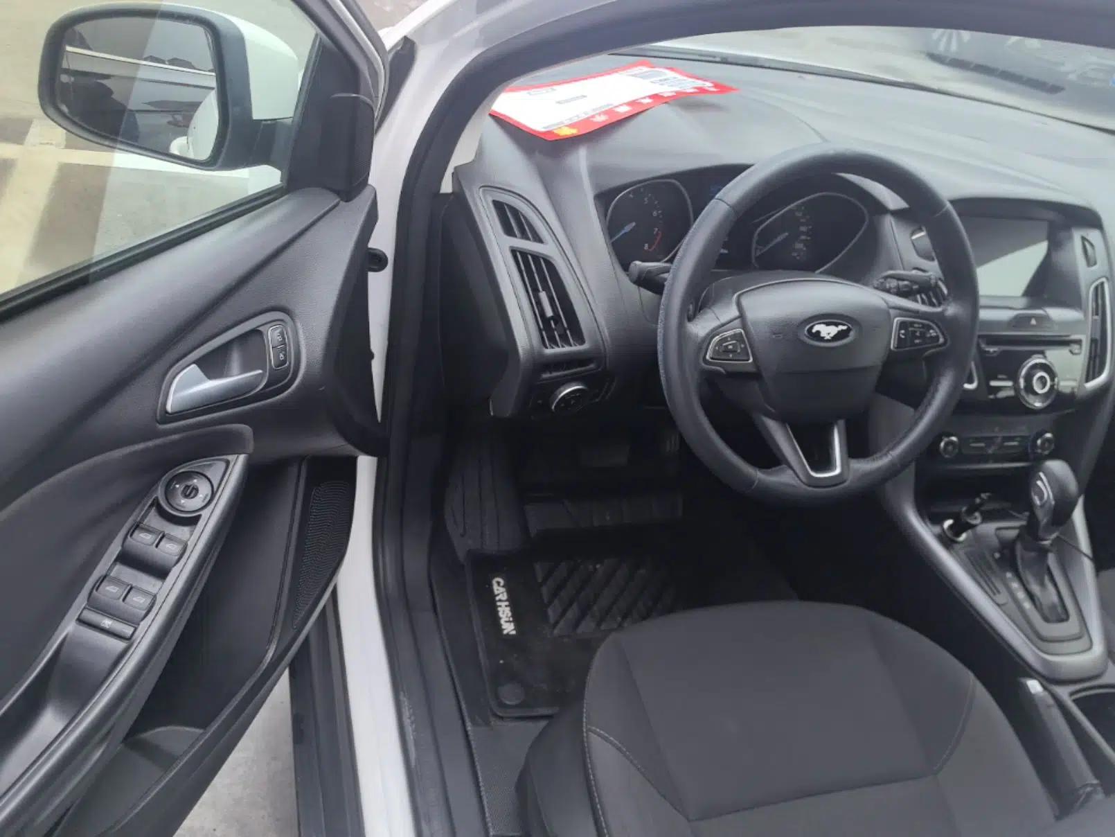 Used Ford Focus 2015 Hatchback 1.6L Automatic Comfort Model — миниатюра 18