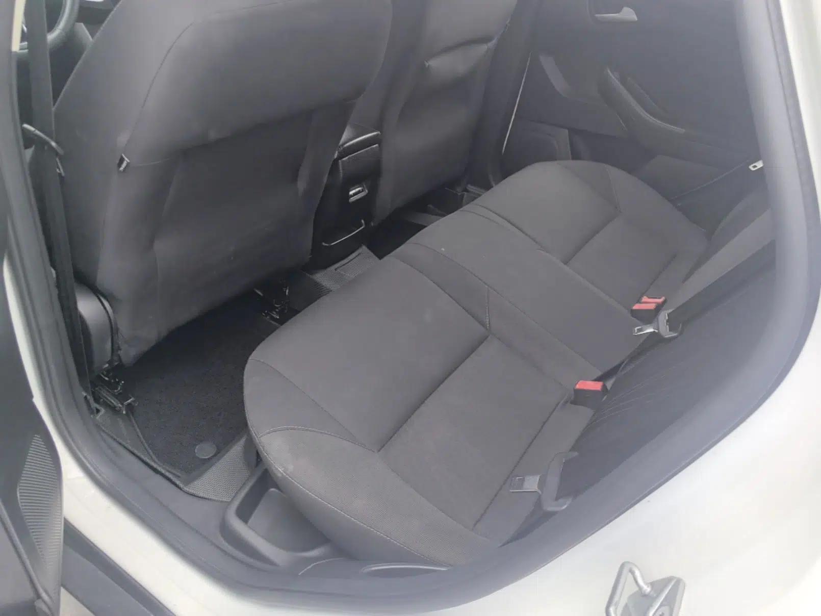 Used Ford Focus 2015 Hatchback 1.6L Automatic Comfort Model — миниатюра 20
