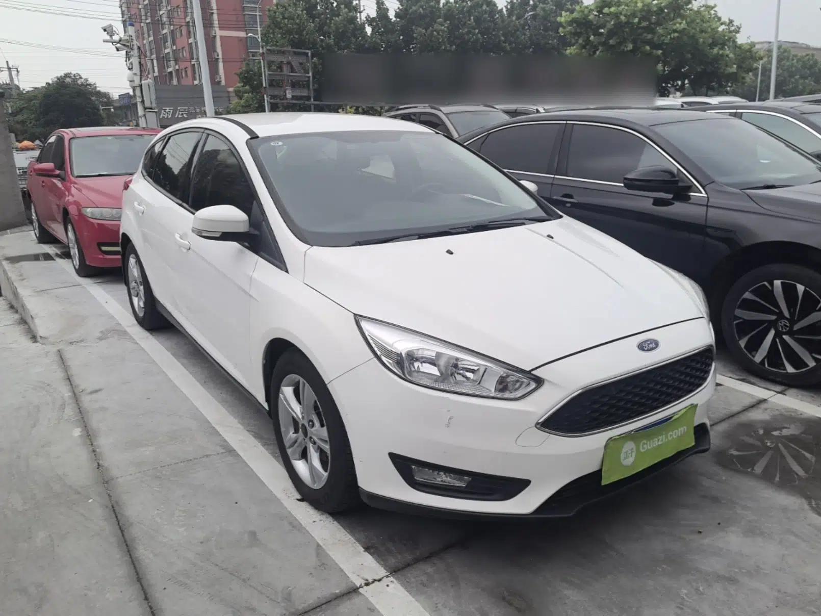 Used Ford Focus 2015 Hatchback 1.6L Automatic Comfort Model — миниатюра 3