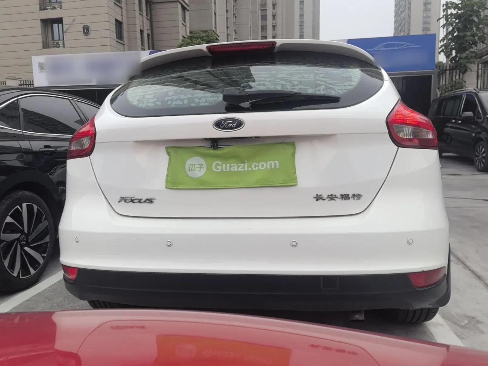 Used Ford Focus 2015 Hatchback 1.6L Automatic Comfort Model — миниатюра 5