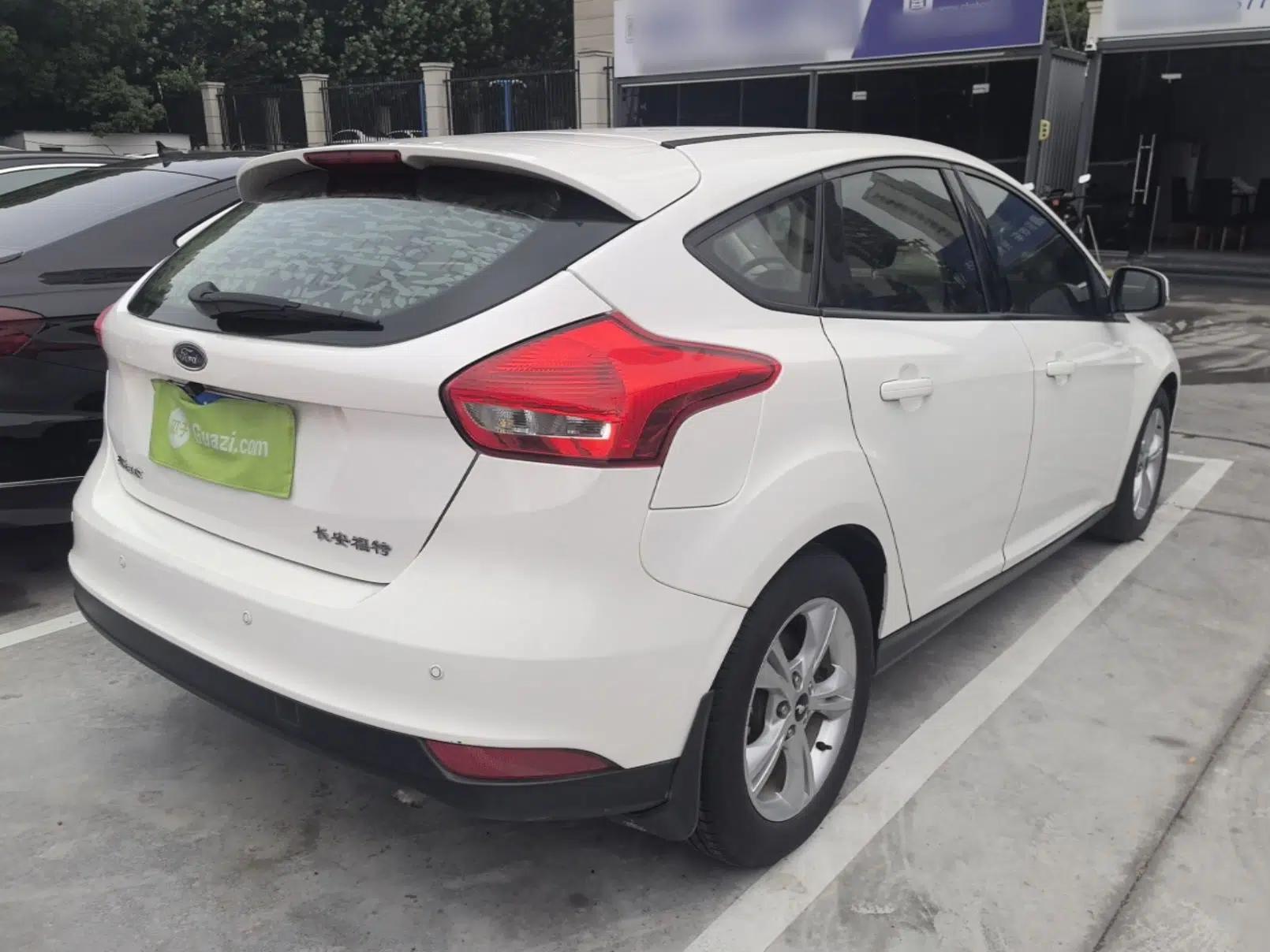 Used Ford Focus 2015 Hatchback 1.6L Automatic Comfort Model — миниатюра 6