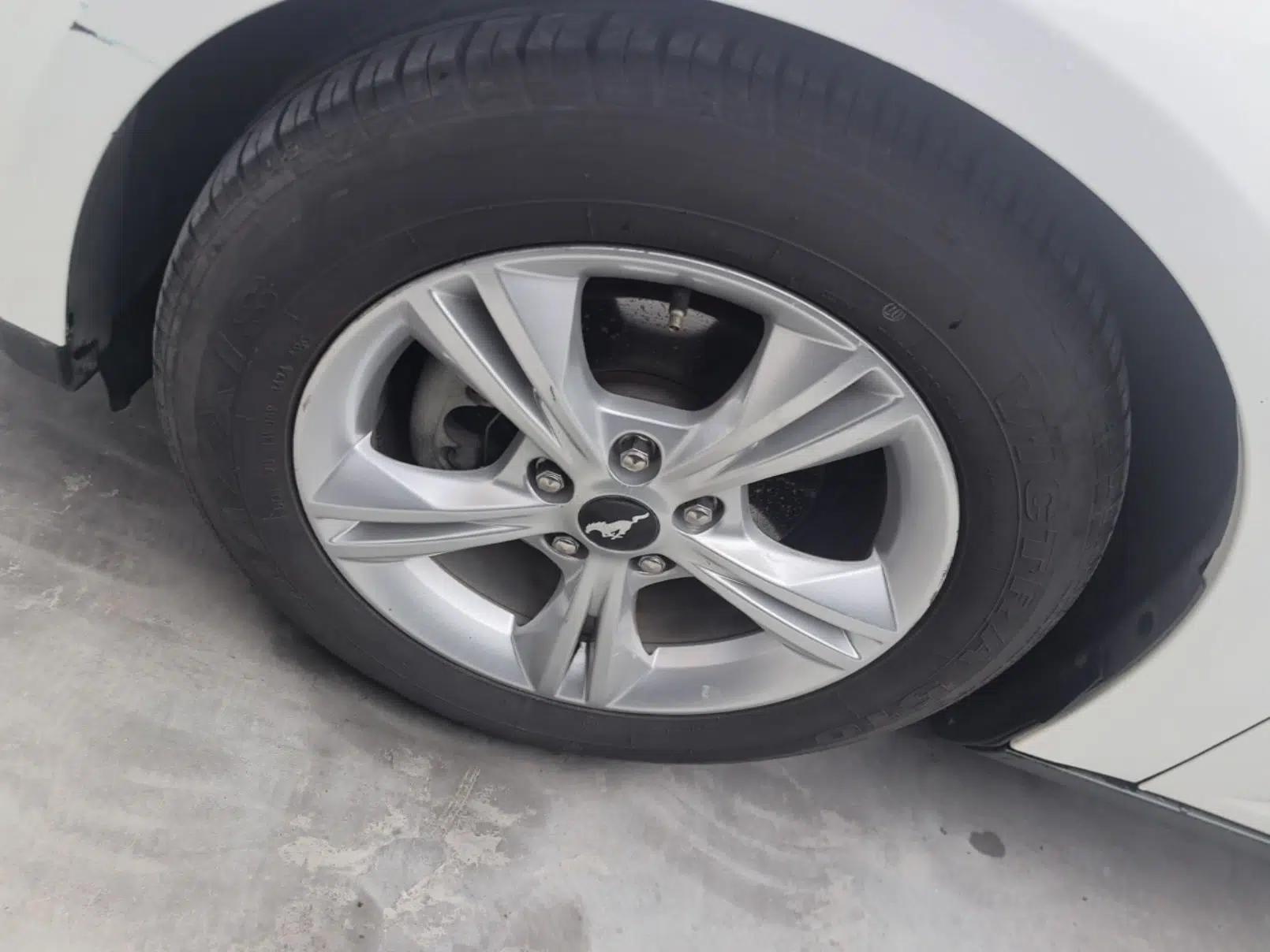 Used Ford Focus 2015 Hatchback 1.6L Automatic Comfort Model — миниатюра 10