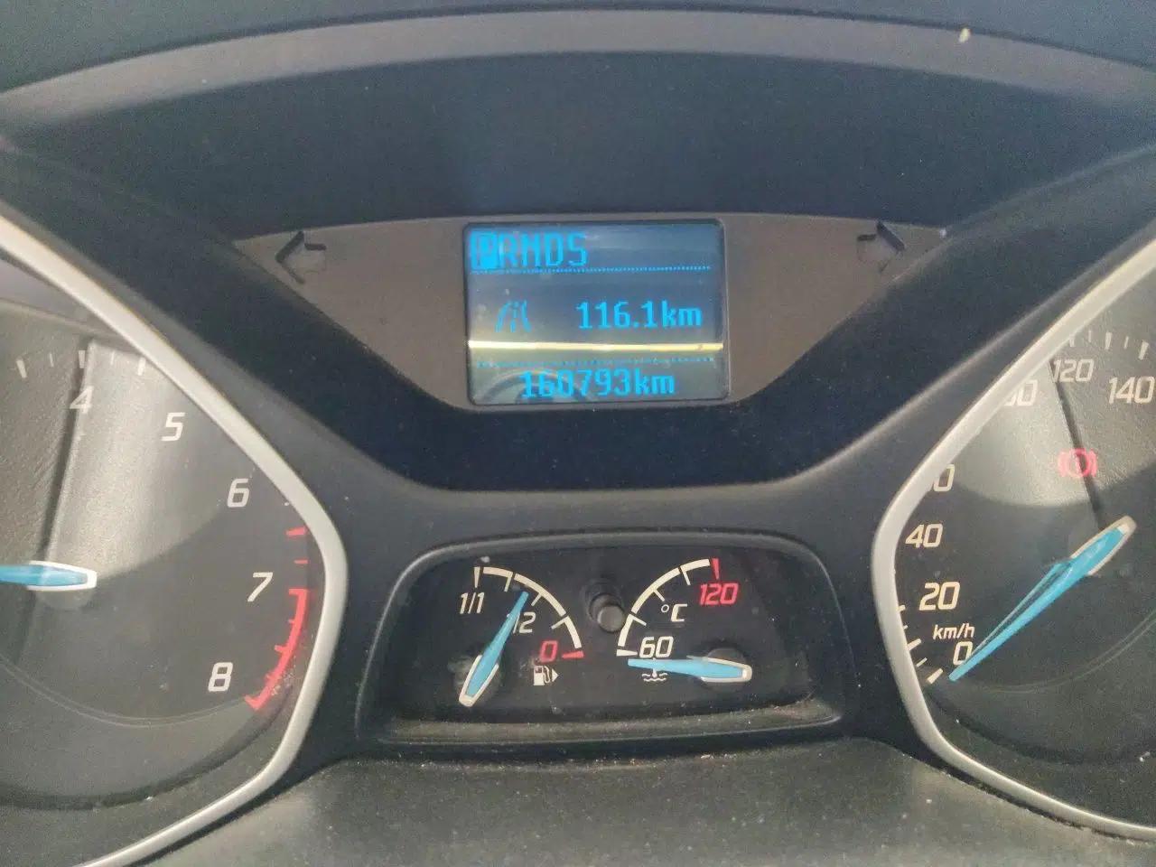 Used Ford Focus 2012 Hatchback 1.6L Automatic Comfort Model — миниатюра 12