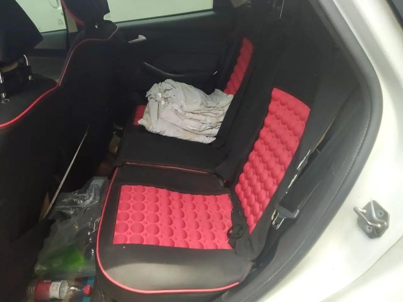 Used Ford Focus 2012 Hatchback 1.6L Automatic Comfort Model — миниатюра 17