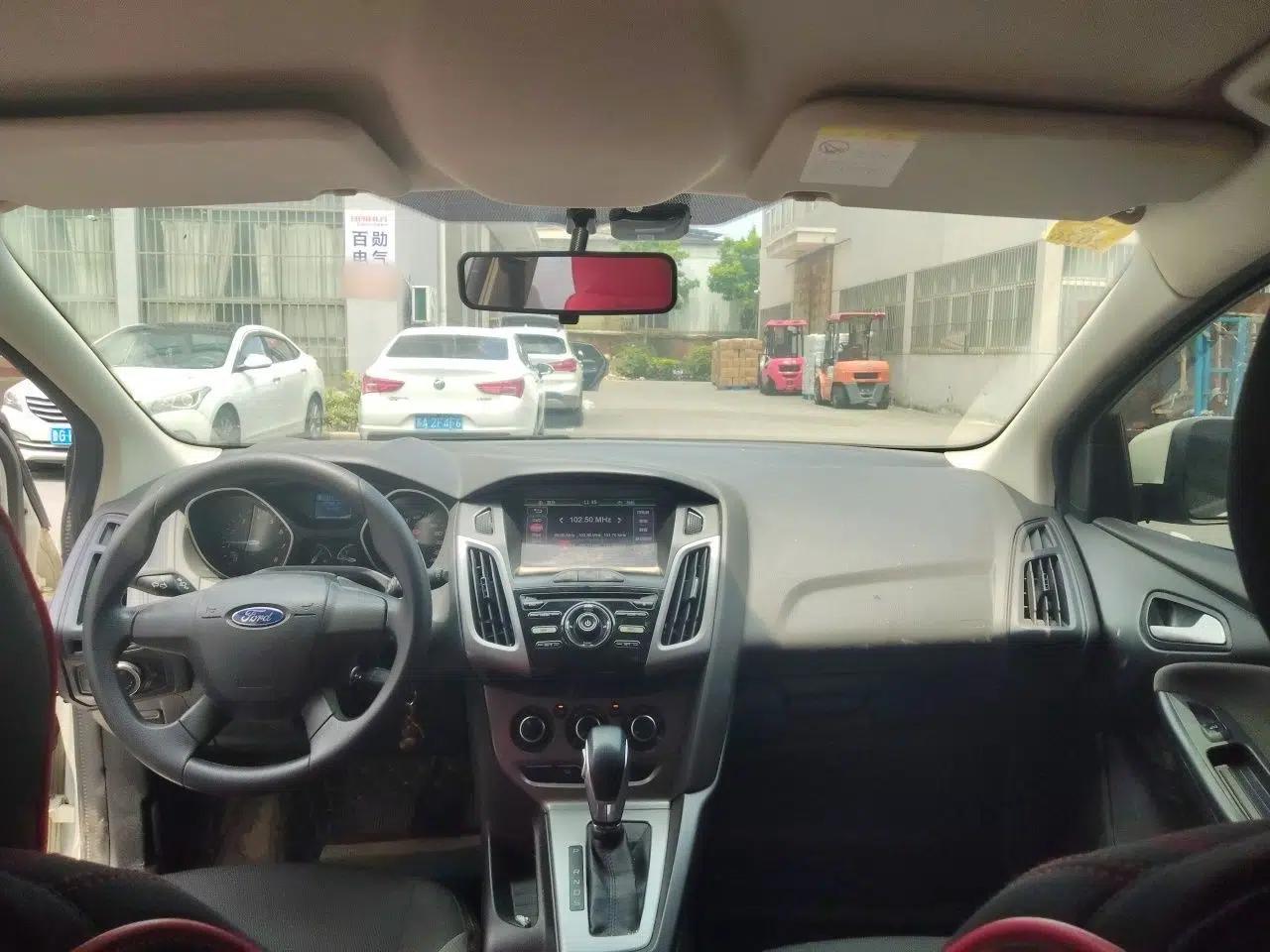 Used Ford Focus 2012 Hatchback 1.6L Automatic Comfort Model — миниатюра 18