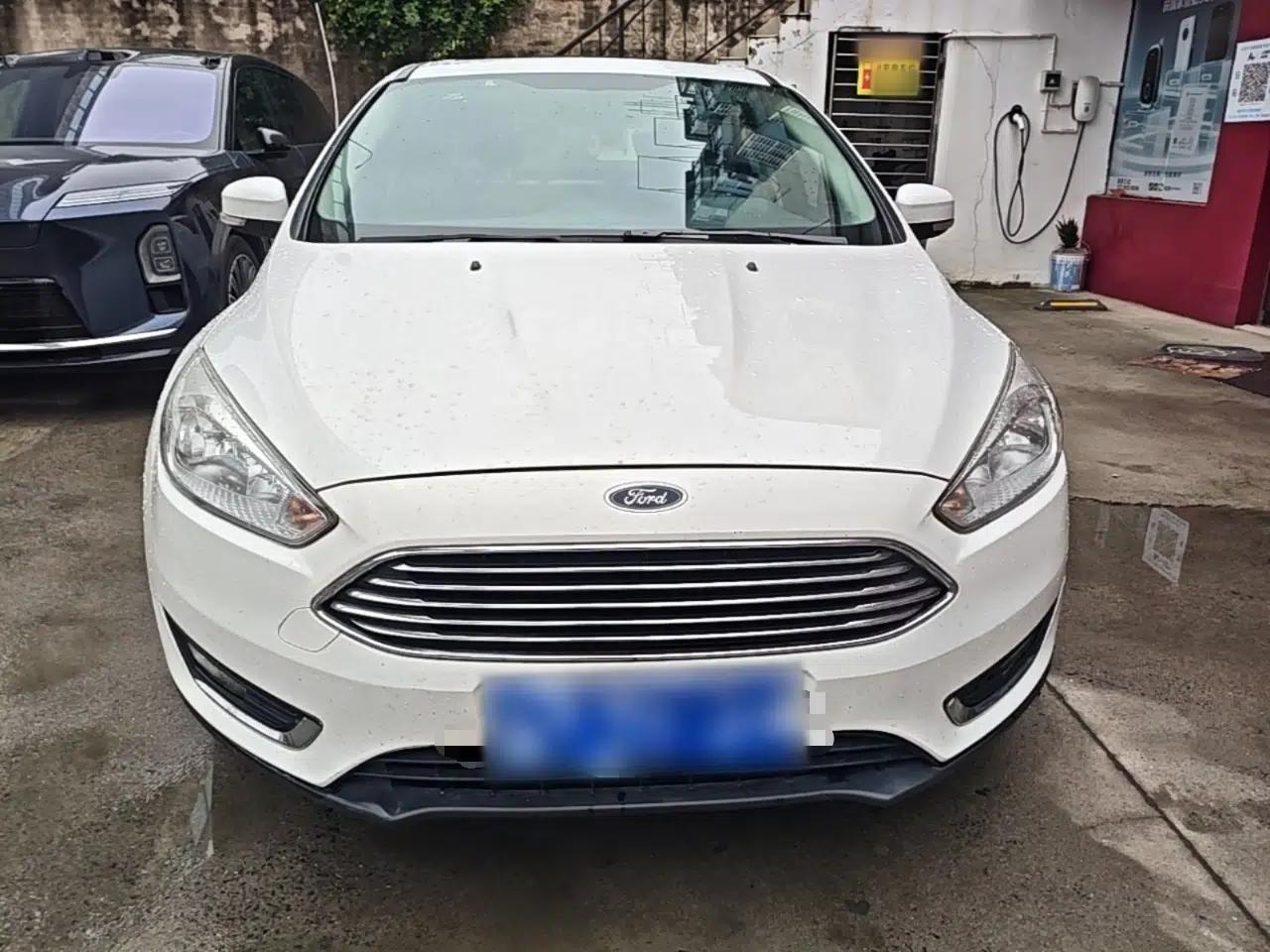 Used Ford Focus 2015 Sedan 1.6L Automatic Trend Model — миниатюра 2