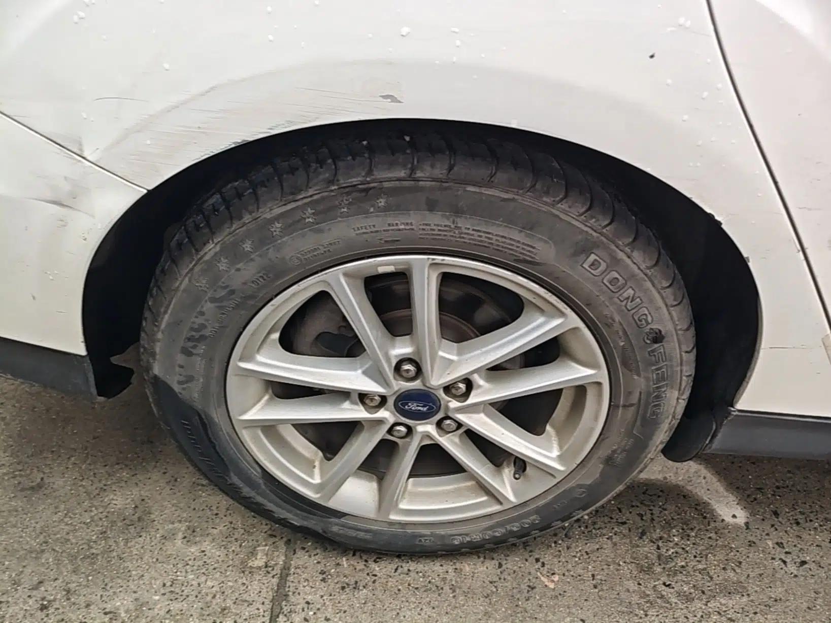Used Ford Focus 2015 Sedan 1.6L Automatic Trend Model — миниатюра 11