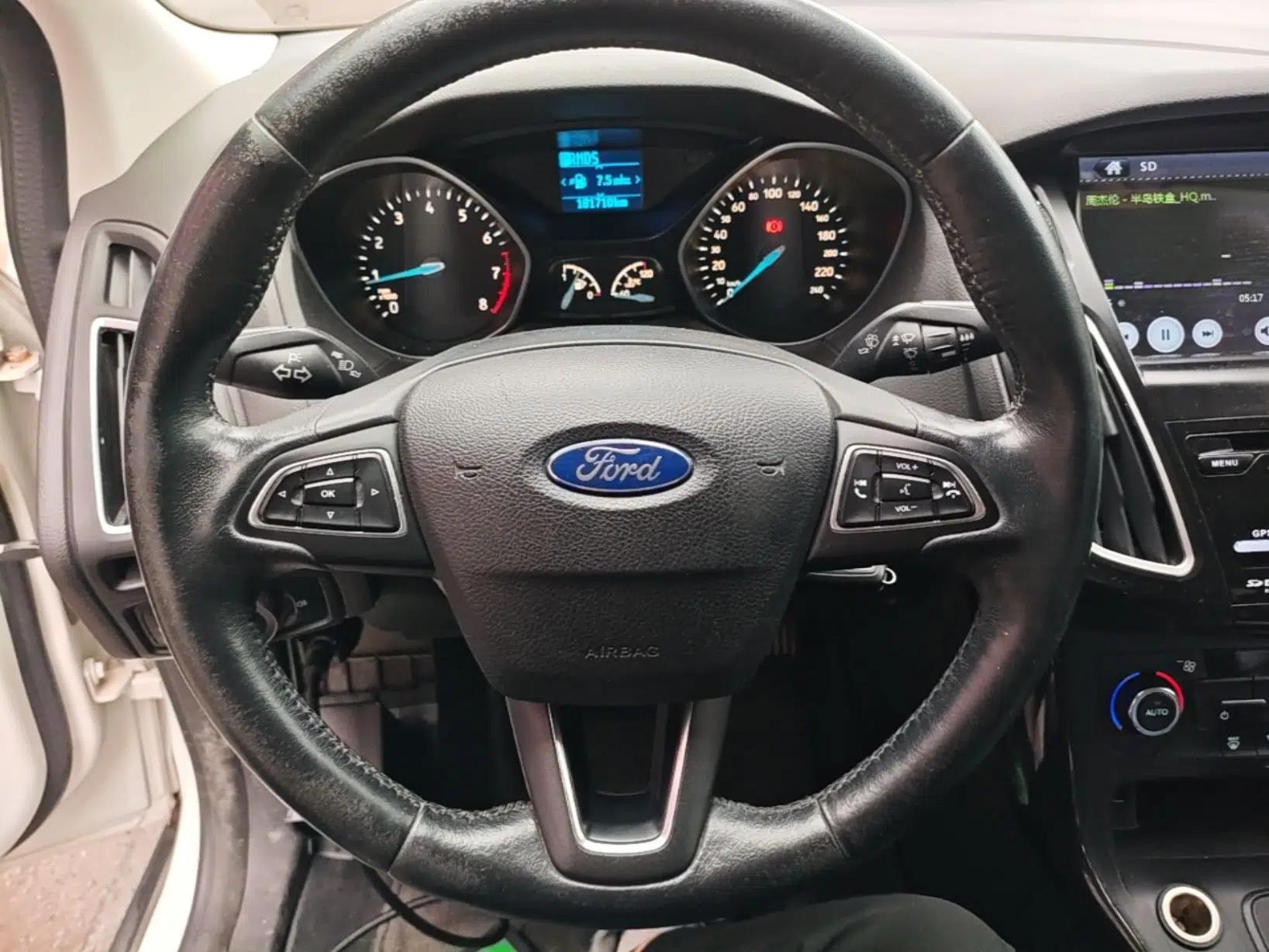 Used Ford Focus 2015 Sedan 1.6L Automatic Trend Model — миниатюра 13
