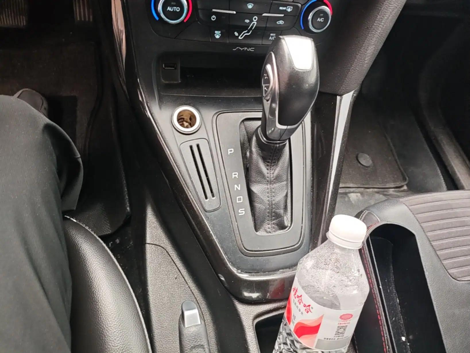 Used Ford Focus 2015 Sedan 1.6L Automatic Trend Model — миниатюра 16