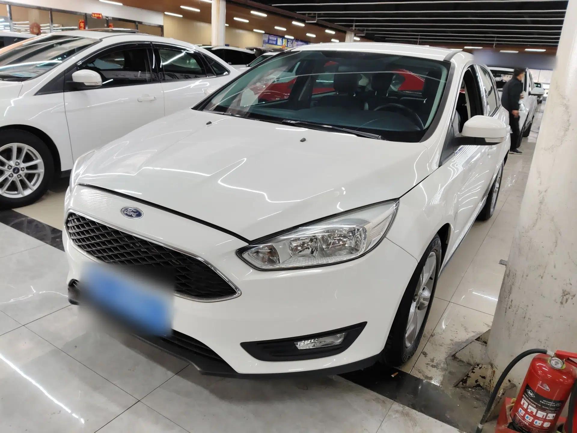 Used Ford Focus 2017 Hatchback 1.6L Automatic Comfort Plus SmartDrive Edition — миниатюра 1