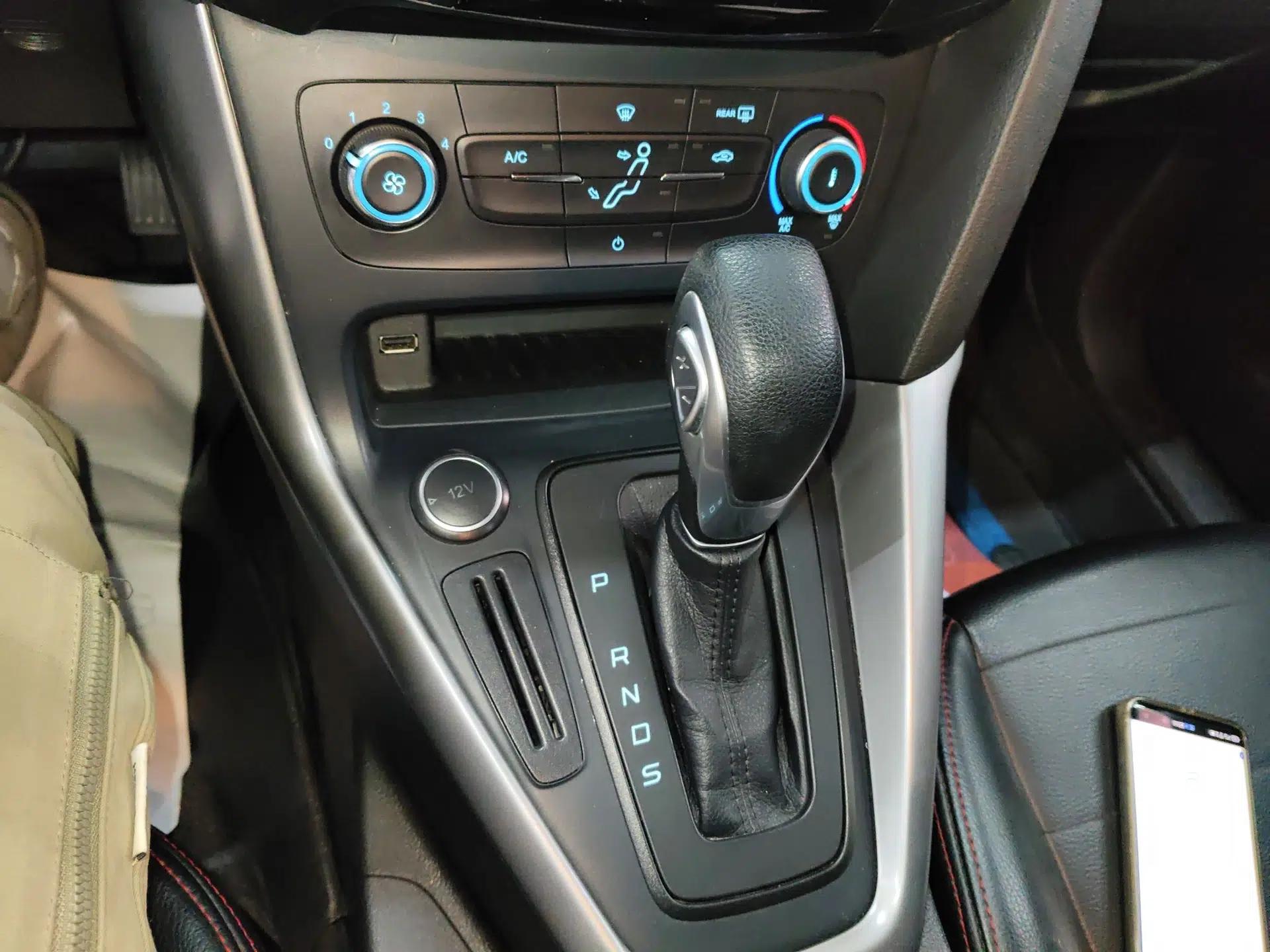 Used Ford Focus 2017 Hatchback 1.6L Automatic Comfort Plus SmartDrive Edition — миниатюра 16