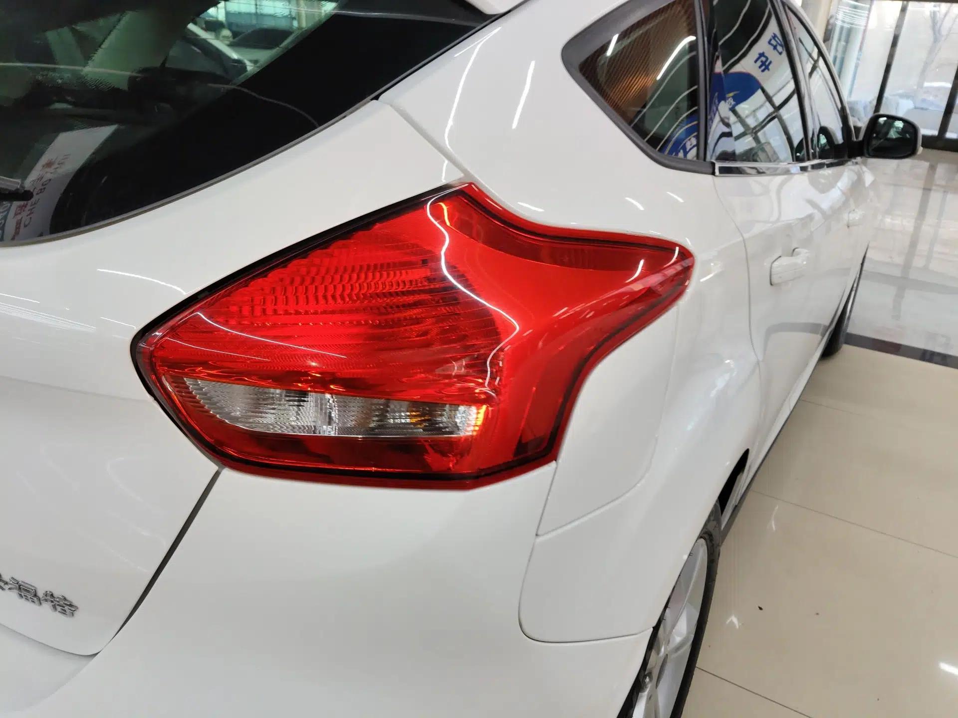 Used Ford Focus 2017 Hatchback 1.6L Automatic Comfort Plus SmartDrive Edition — миниатюра 9