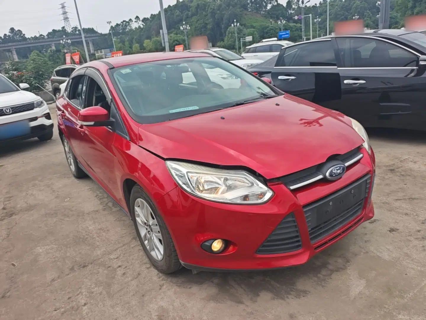 Used Ford Focus 2012 Sedan 1.6L Automatic Comfort Model — миниатюра 3
