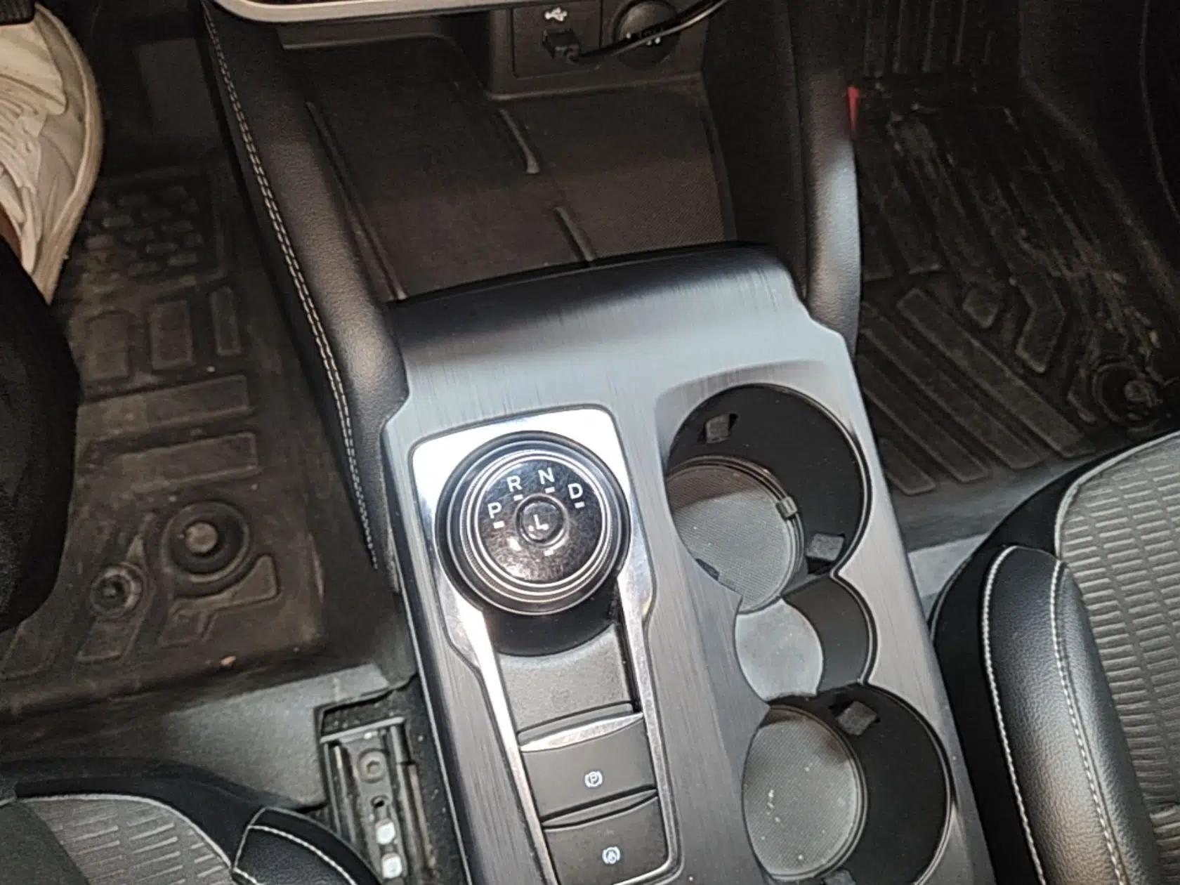 Used Ford Focus 2021 Hatchback EcoBoost 180 Automatic Titanium Edition — миниатюра 16