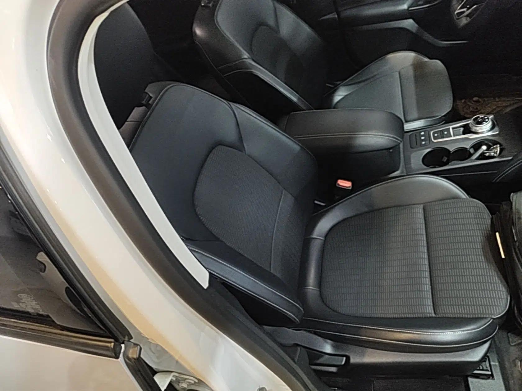Used Ford Focus 2021 Hatchback EcoBoost 180 Automatic Titanium Edition — миниатюра 19