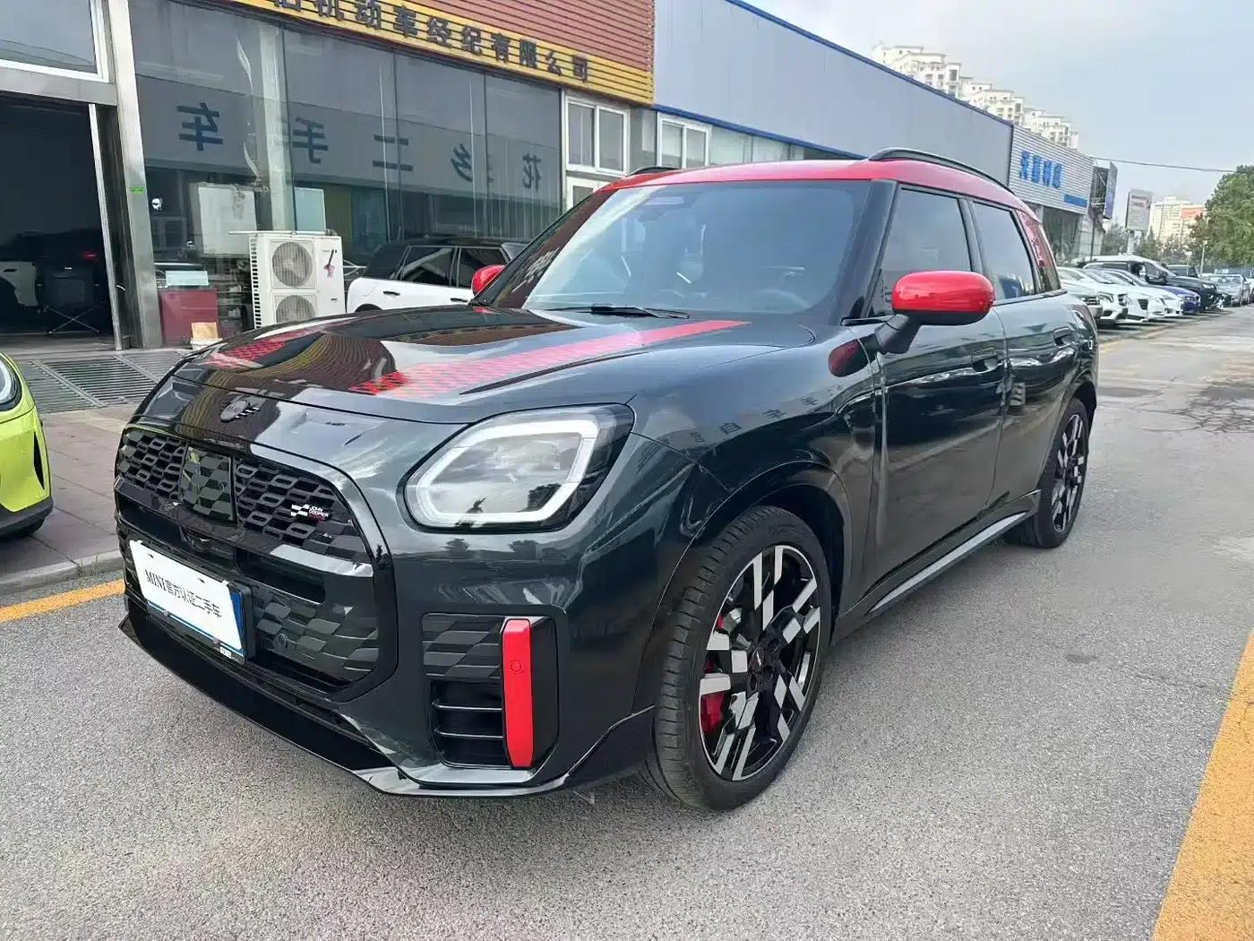 MINI JCW COUNTRYMAN 2024 2.0T JOHN COOPER WORKS — миниатюра 1