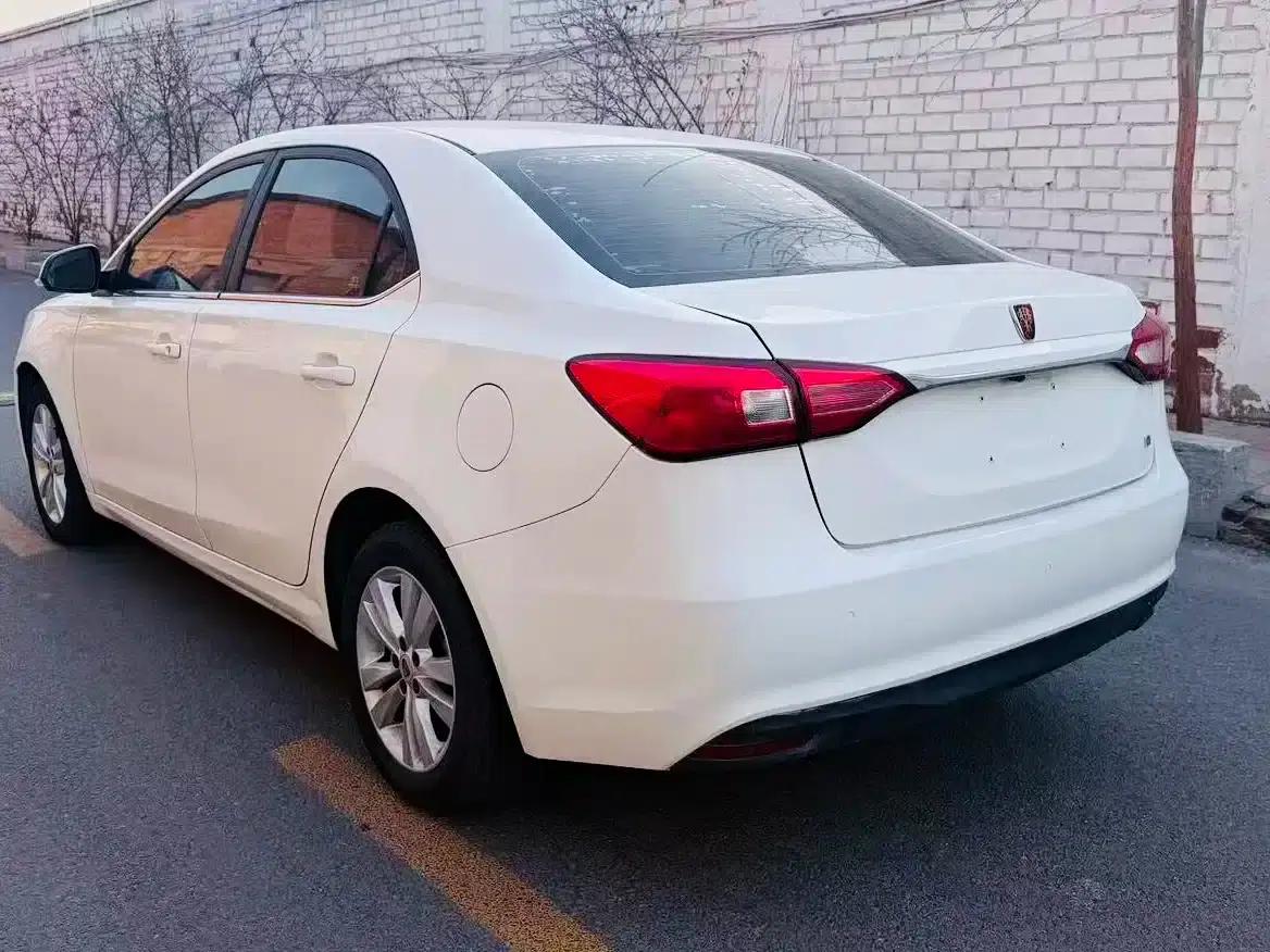 Roewe 360 2015 1.5L Manual Deluxe Edition — миниатюра 4