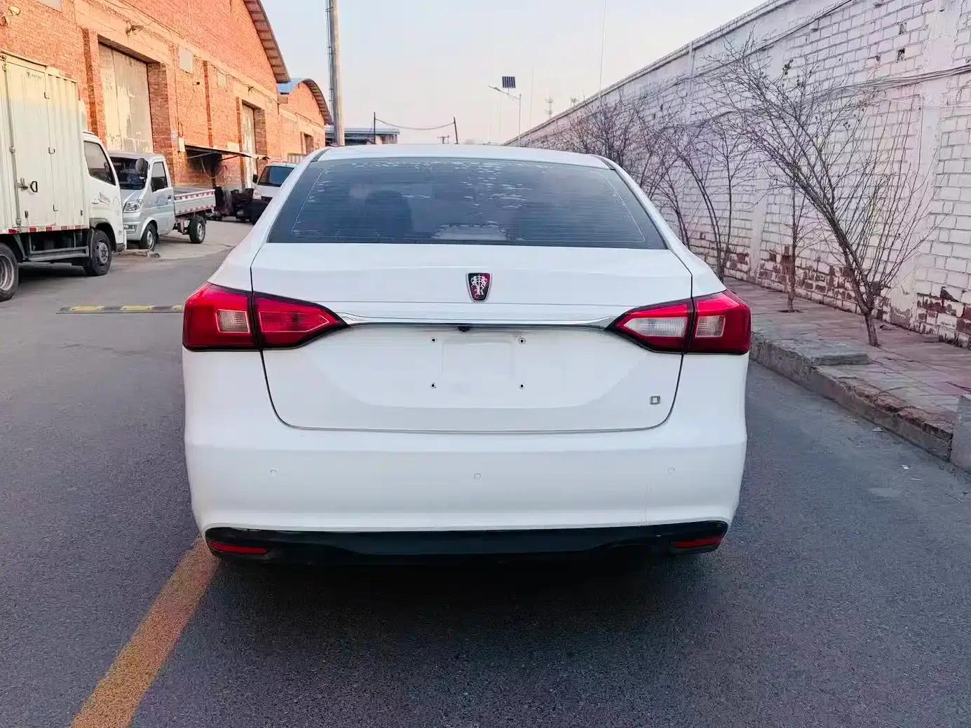 Roewe 360 2015 1.5L Manual Deluxe Edition — миниатюра 5