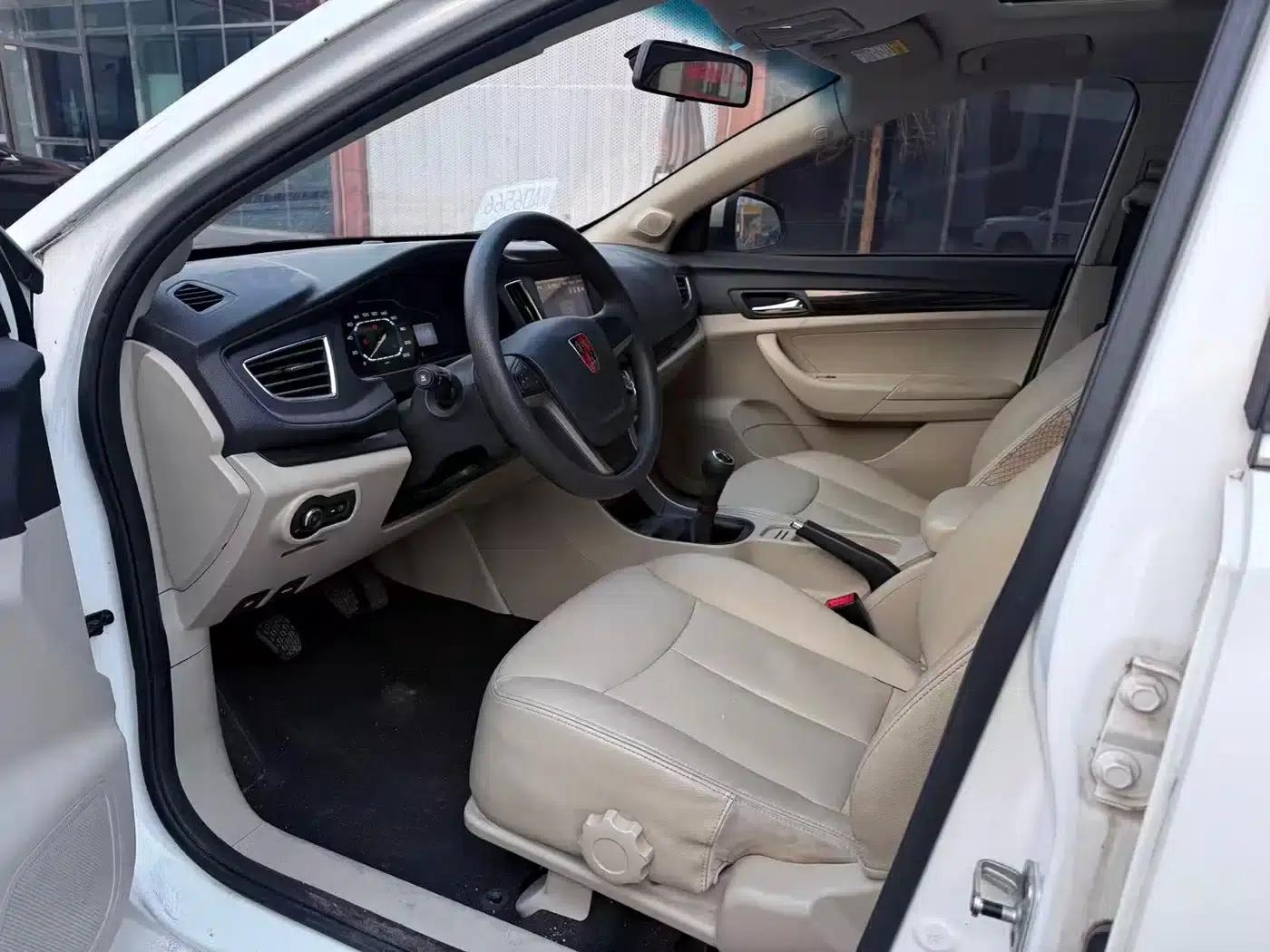 Roewe 360 2015 1.5L Manual Deluxe Edition — миниатюра 7