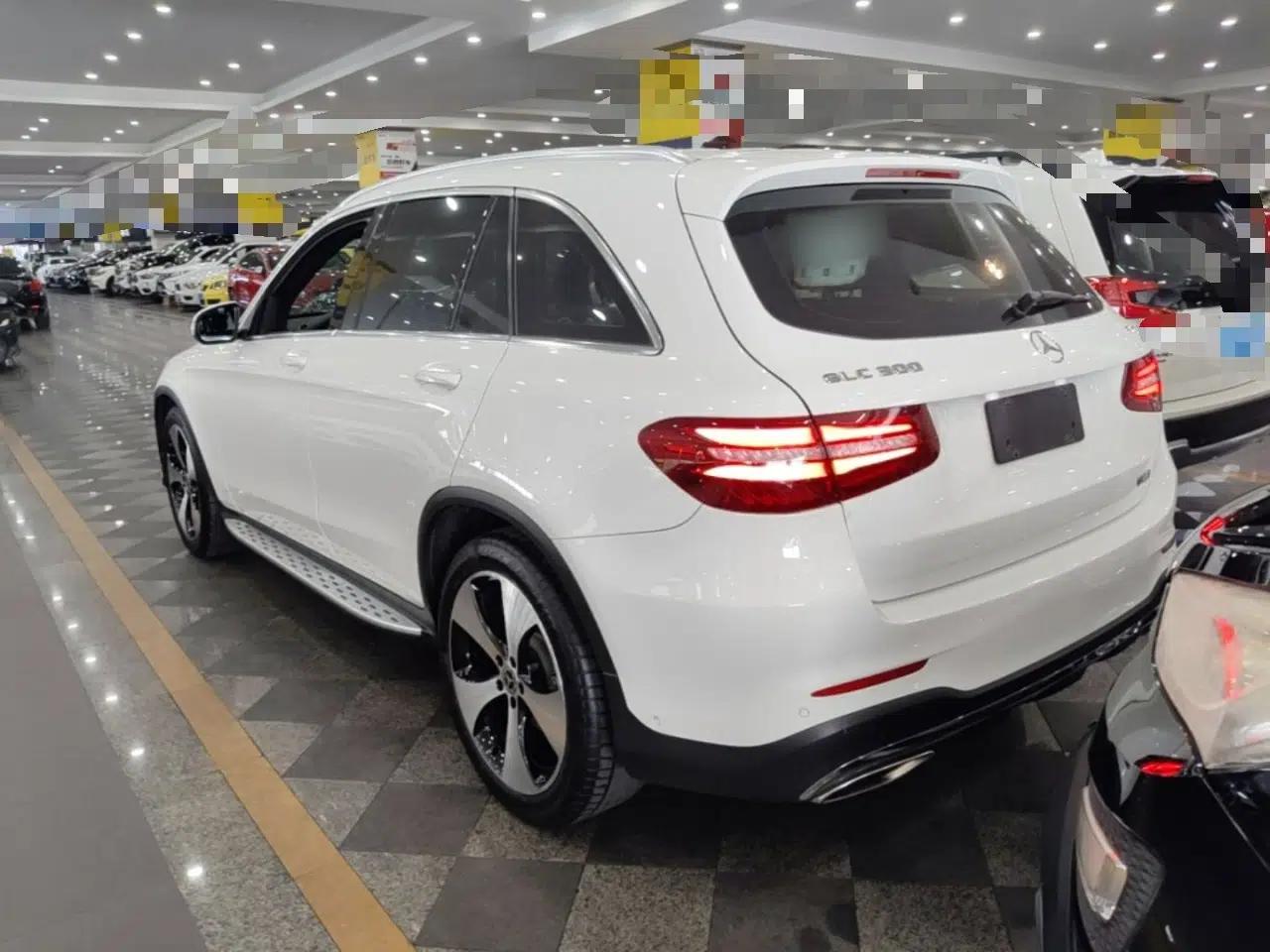 Used Mercedes-Benz GLC 2018 GLC 300 4MATIC Sport Edition — миниатюра 4
