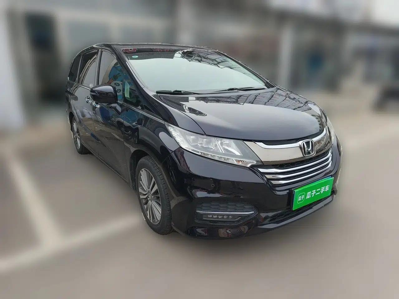 Used Honda Odyssey 2018 2.4L Smart Edition — миниатюра 3