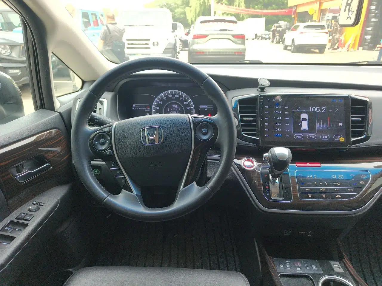 Used Honda Odyssey 2018 2.4L Smart Edition — миниатюра 10