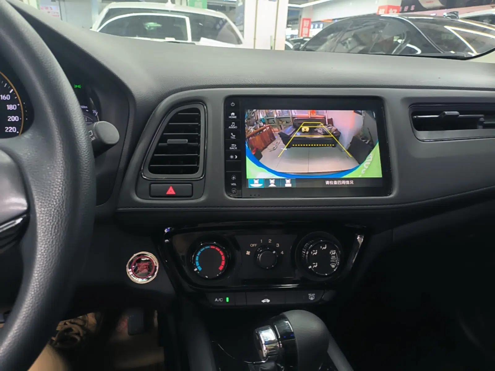 Used Honda Vezel 2020 1.5L CVT Luxury Edition — миниатюра 15