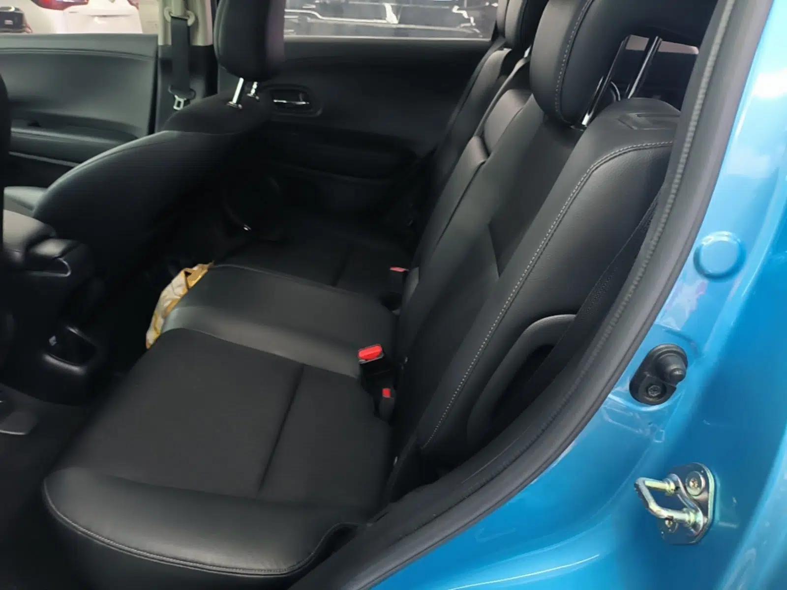 Used Honda Vezel 2020 1.5L CVT Luxury Edition — миниатюра 20