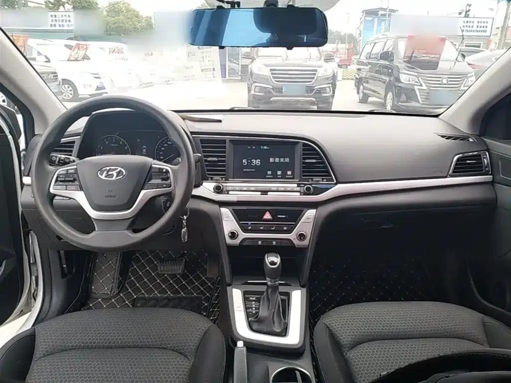 Hyundai Elantra 2016 1.6L Automatic Smart Elite Edition — миниатюра 10