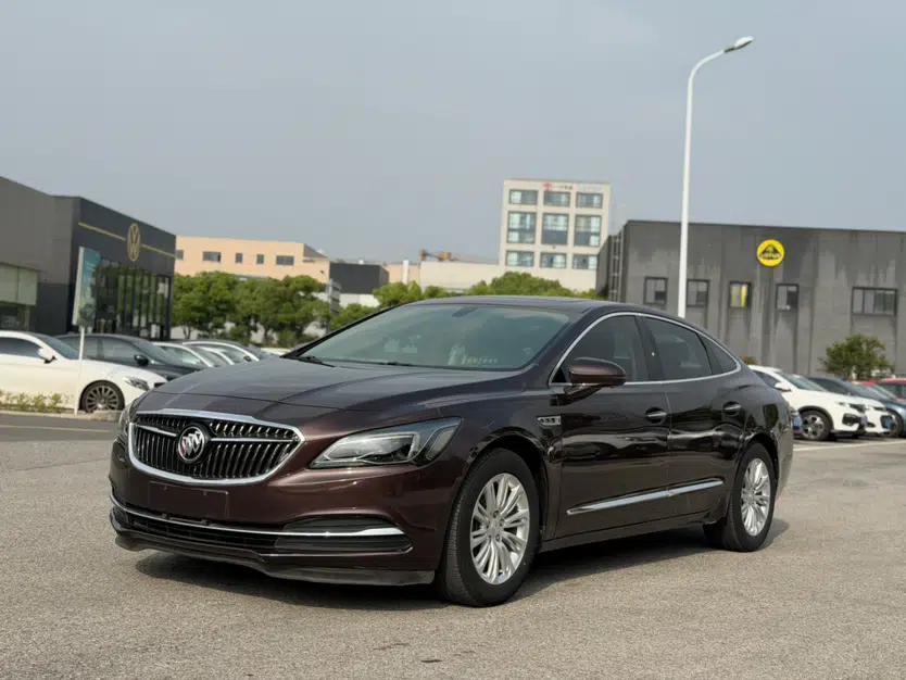 Used Buick LaCrosse 2018 20T Elite Edition — миниатюра 12