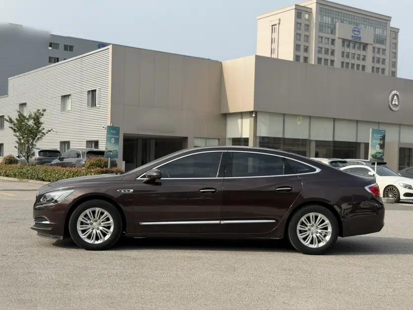 Used Buick LaCrosse 2018 20T Elite Edition — миниатюра 14