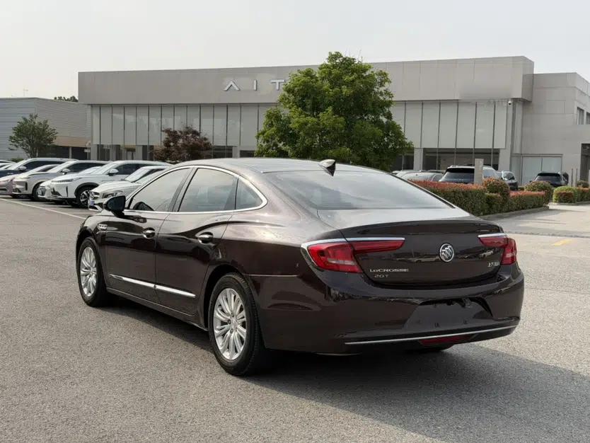 Used Buick LaCrosse 2018 20T Elite Edition — миниатюра 16