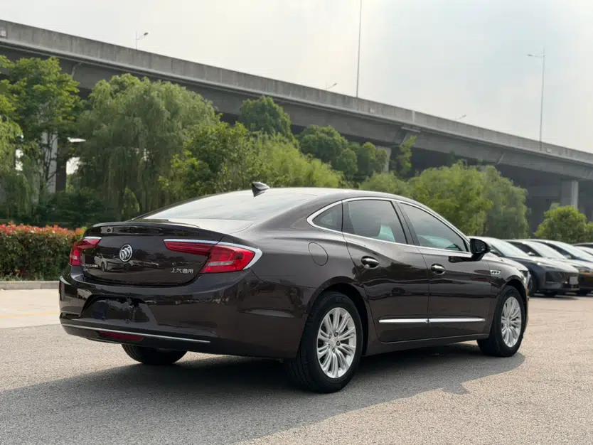 Used Buick LaCrosse 2018 20T Elite Edition — миниатюра 17
