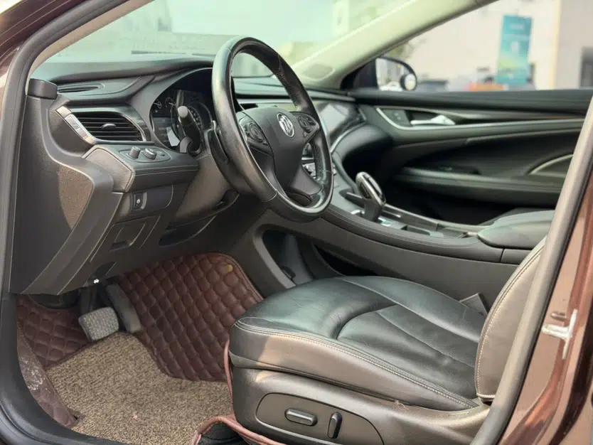 Used Buick LaCrosse 2018 20T Elite Edition — миниатюра 31