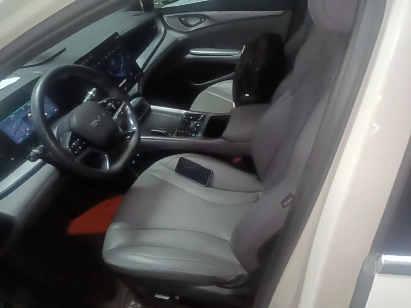 Used BYD Seal 2024 HONOR Edition DM-i 1.5L 121km Elite Model — миниатюра 17
