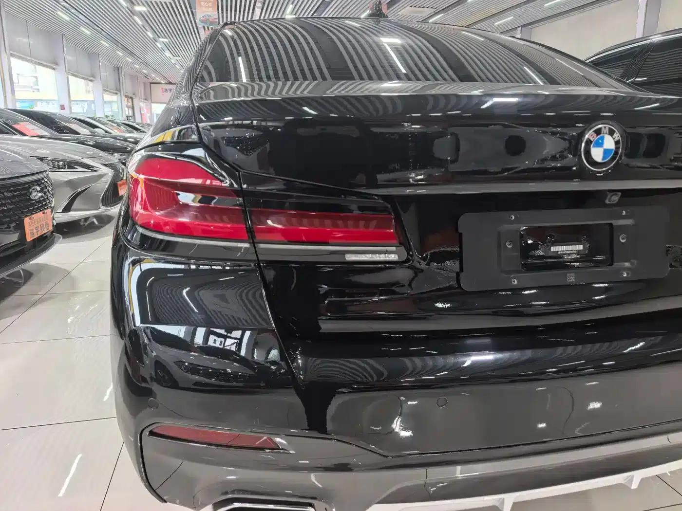 2022 BMW 5 Series 530Li Luxury M Sport Package — миниатюра 14