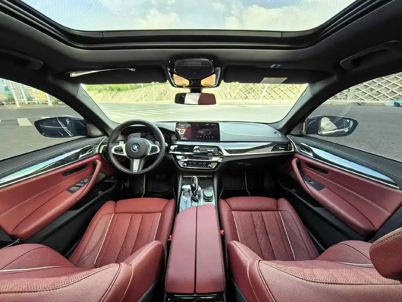 2022 BMW 5 Series 530Li Luxury M Sport Package — миниатюра 8