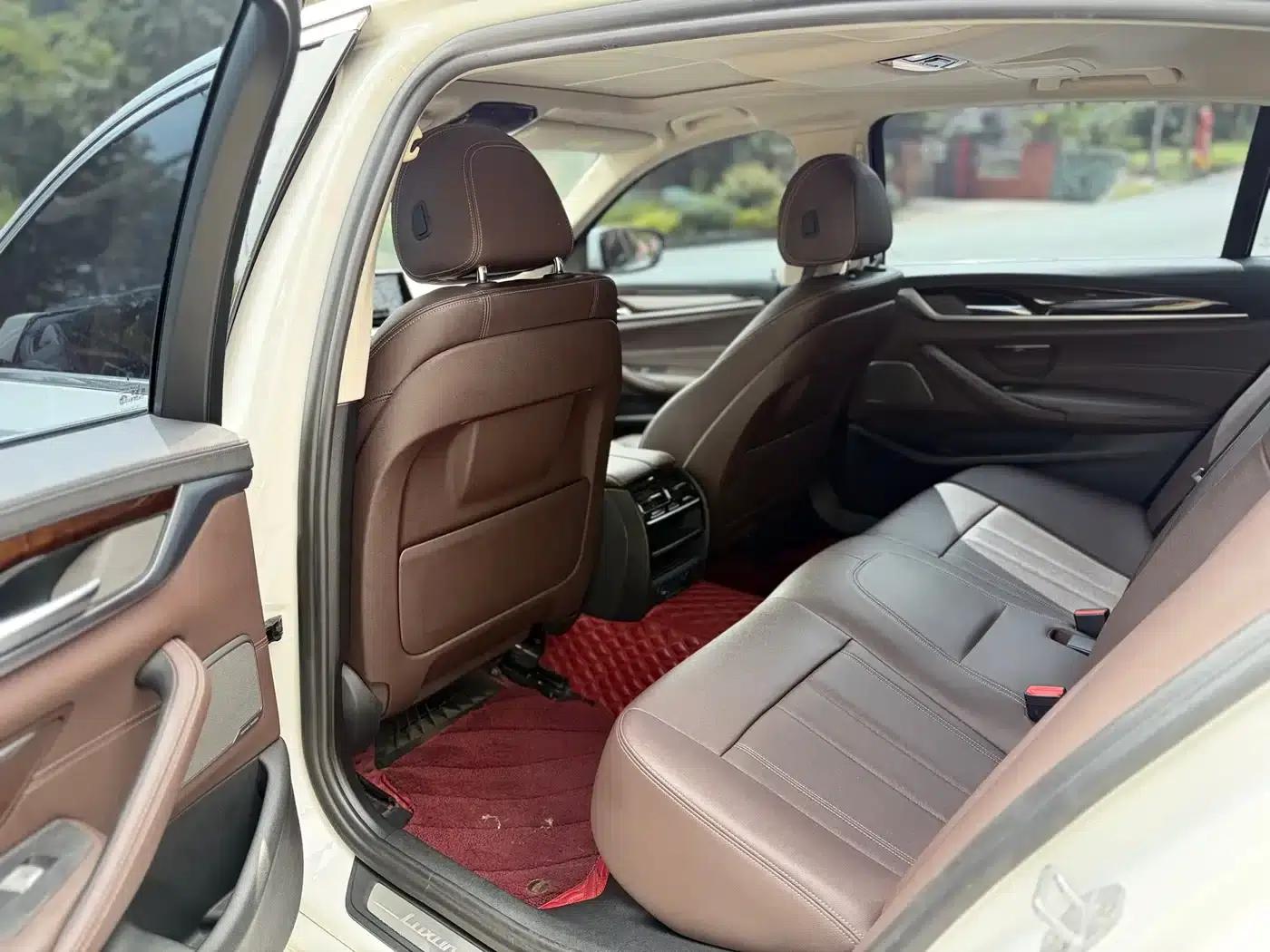 2018 BMW 5 Series 525Li Luxury Package — миниатюра 5